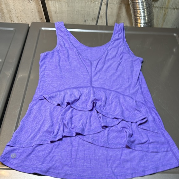 Lululemon Workout top with back ruffles - Picture 2 of 3
